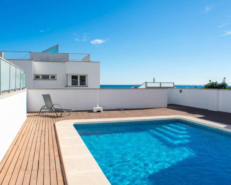 4 makuuhuone Rivitalo myytävänä paikassa Guardamar del Segura mukana uima-altaan - 550 000 € (Ref: 8036008)