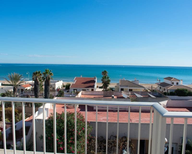 4 makuuhuone Rivitalo myytävänä paikassa Guardamar del Segura mukana uima-altaan - 550 000 € (Ref: 8036008)