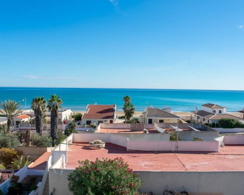 4 makuuhuone Rivitalo myytävänä paikassa Guardamar del Segura mukana uima-altaan - 550 000 € (Ref: 8036008)