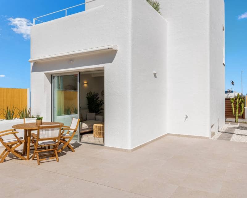 3 chambre Villa/Maison à vendre à Los Alcazares avec piscine garage - 399 900 € (Ref: 8036009)