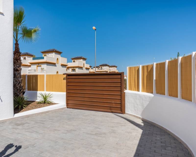 3 chambre Villa/Maison à vendre à Los Alcazares avec piscine garage - 399 900 € (Ref: 8036009)