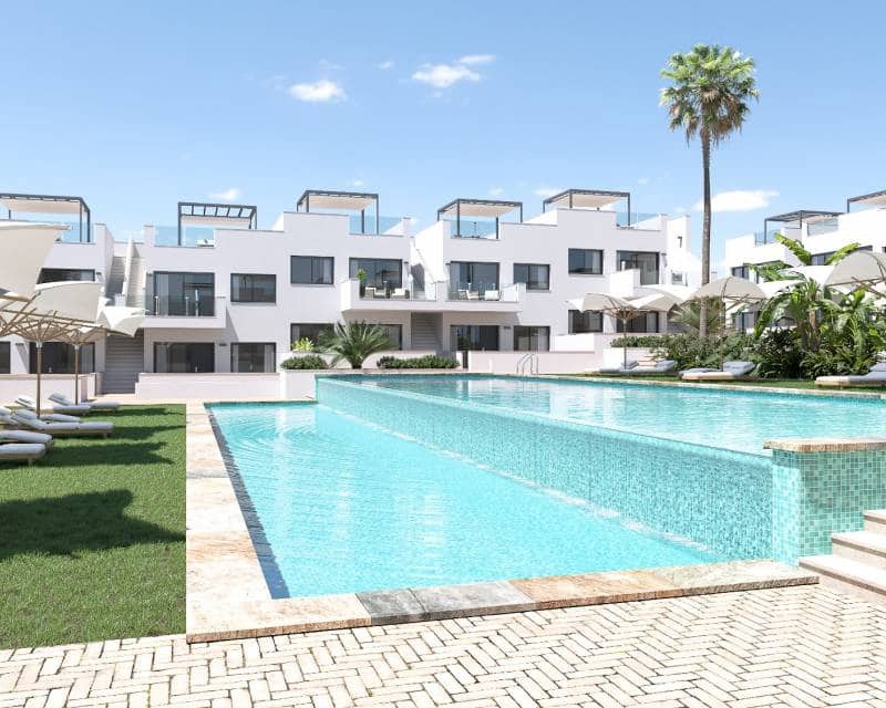 2 soveværelse Byhus til salg i Torrevieja med swimmingpool - € 319.900 (Ref: 8065465)