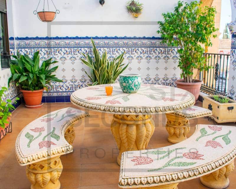 4 bedroom Villa for sale in Guardamar del Segura with garage - € 485,000 (Ref: 8098049)