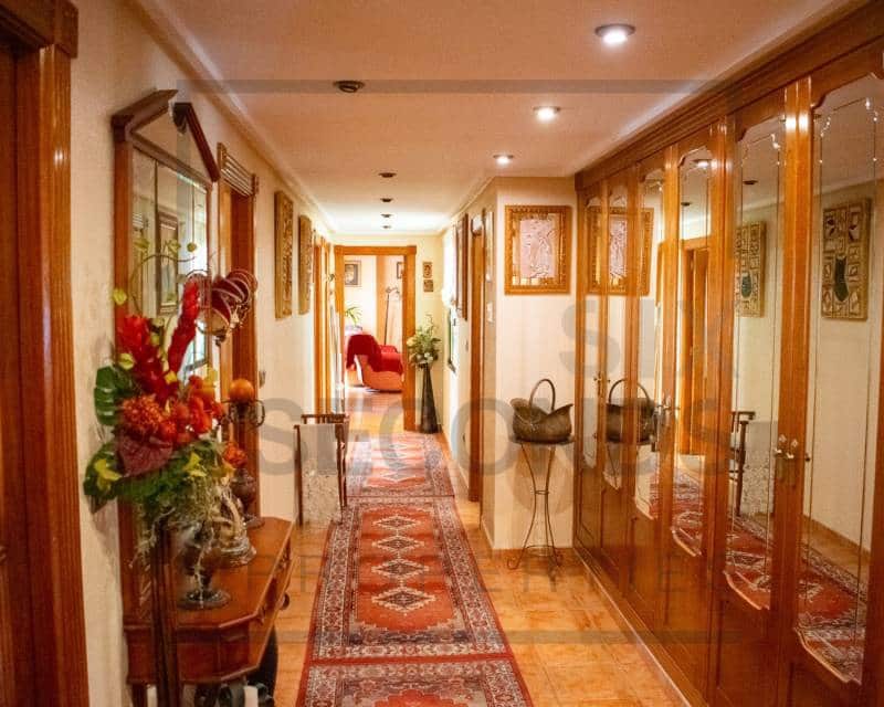 4 bedroom Villa for sale in Guardamar del Segura with garage - € 485,000 (Ref: 8098049)