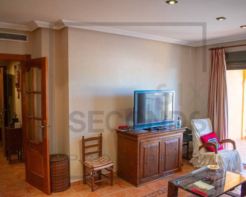 4 bedroom Villa for sale in Guardamar del Segura with garage - € 485,000 (Ref: 8098049)