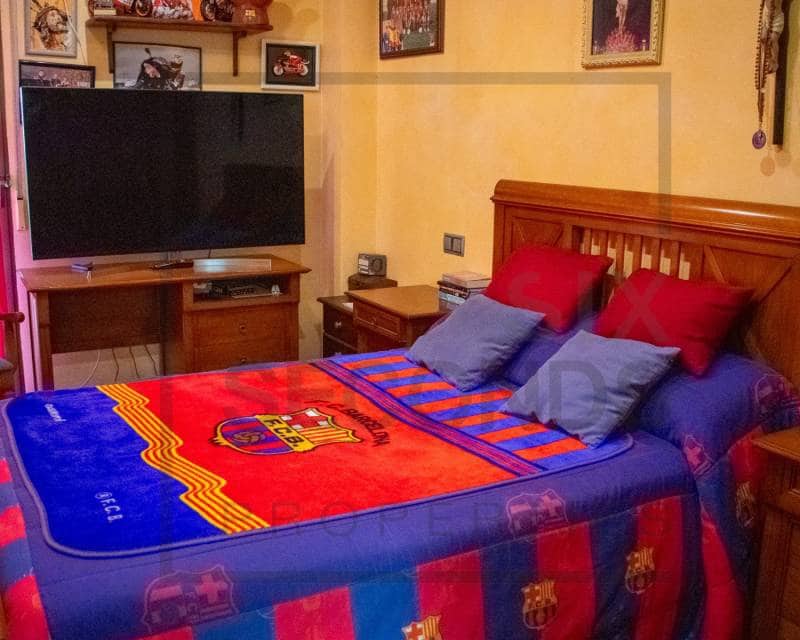 4 bedroom Villa for sale in Guardamar del Segura with garage - € 485,000 (Ref: 8098049)