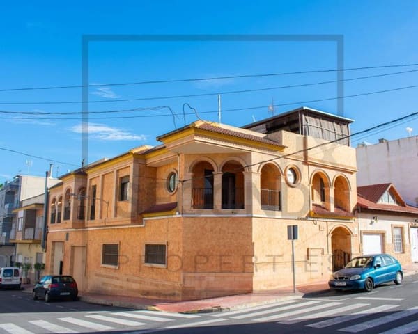 4 Zimmer Villa zu verkaufen in Zona Pueblo, Guardamar del Segura mit Garage - 485.000 € (Ref: 8098049)