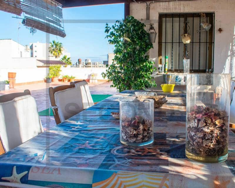 4 bedroom Villa for sale in Guardamar del Segura with garage - € 485,000 (Ref: 8098049)