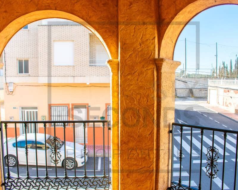 4 bedroom Villa for sale in Guardamar del Segura with garage - € 485,000 (Ref: 8098049)