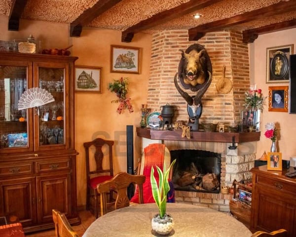 4 Zimmer Villa zu verkaufen in Zona Pueblo, Guardamar del Segura mit Garage - 485.000 € (Ref: 8098049)