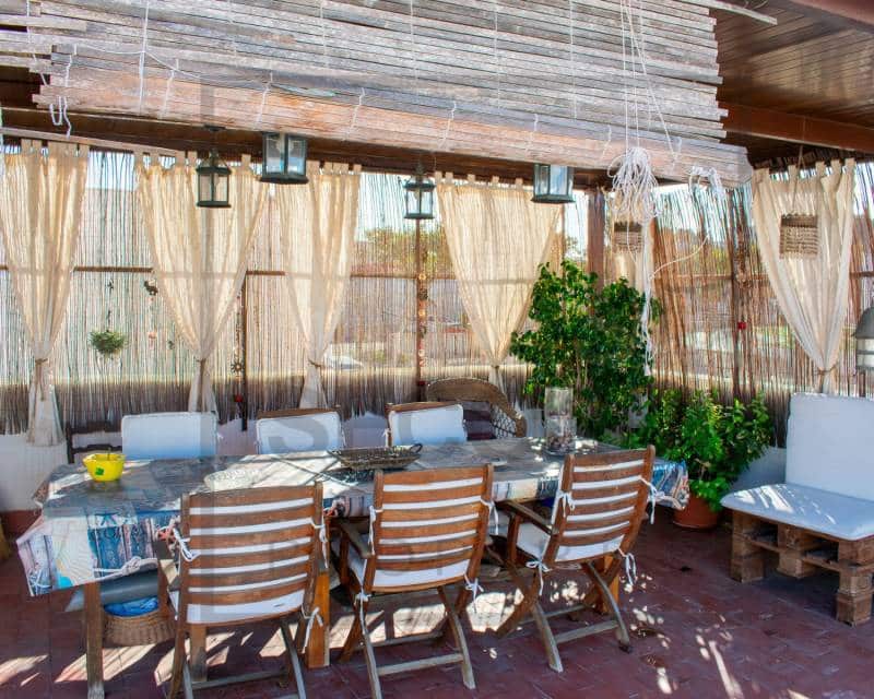 4 bedroom Villa for sale in Guardamar del Segura with garage - € 485,000 (Ref: 8098049)