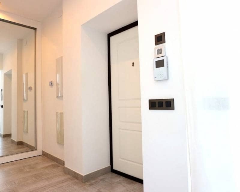 3 slaapkamer Villa te koop in Torrevieja met zwembad - € 709.000 (Ref: 8101264)