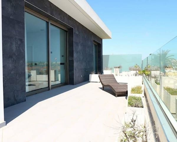 3 soveværelse Villa til salg i Nueva Torrevieja, Torrevieja med swimmingpool - € 709.000 (Ref: 8101264)