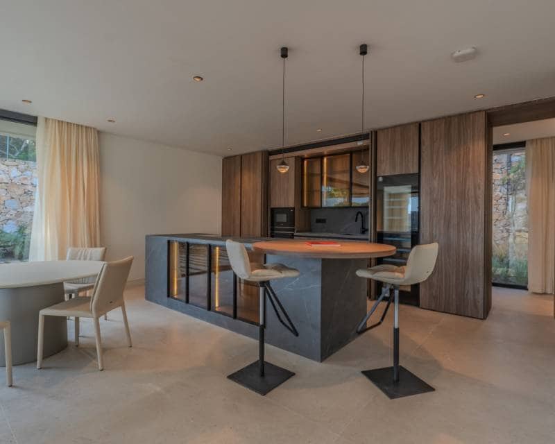 5 bedroom Villa for sale in Las Colinas Golf with pool garage - € 4,200,000 (Ref: 8130552)