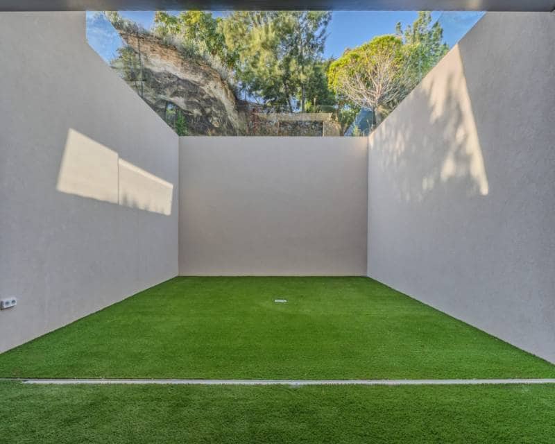 5 bedroom Villa for sale in Las Colinas Golf with pool garage - € 4,200,000 (Ref: 8130552)