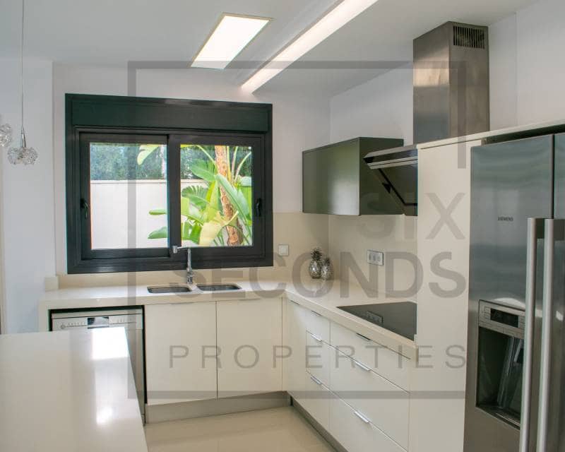 5 quarto Moradia para venda em San Miguel de Salinas com piscina - 849 000 € (Ref: 8171665)