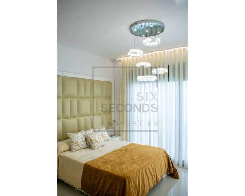 5 quarto Moradia para venda em San Miguel de Salinas com piscina - 849 000 € (Ref: 8171665)