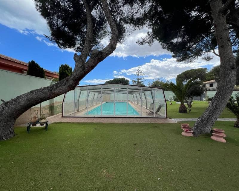 3 Zimmer Villa zu verkaufen in Campoamor mit Pool - 950.000 € (Ref: 8186951)