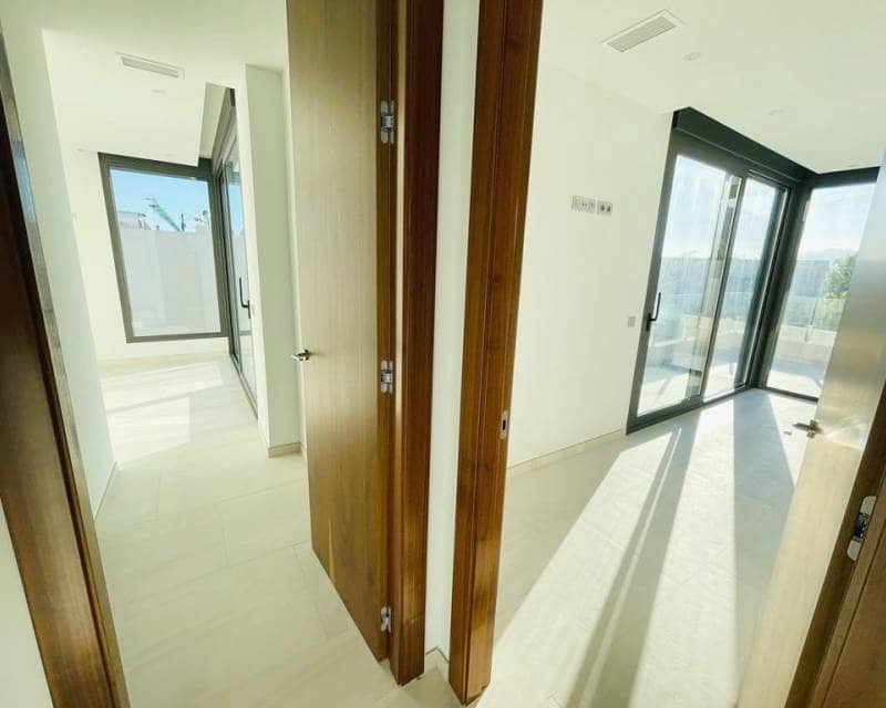 Chalet de 3 habitaciones en Finestrat en venta con piscina garaje - 840.000 € (Ref: 8221161)