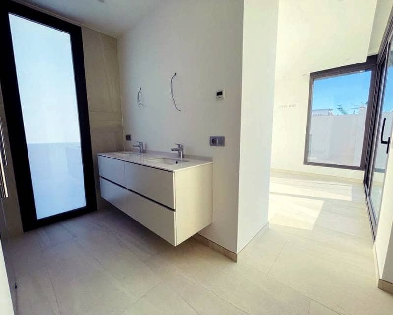 Chalet de 3 habitaciones en Finestrat en venta con piscina garaje - 840.000 € (Ref: 8221161)