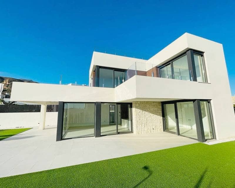 Chalet de 3 habitaciones en Finestrat en venta con piscina garaje - 840.000 € (Ref: 8221161)