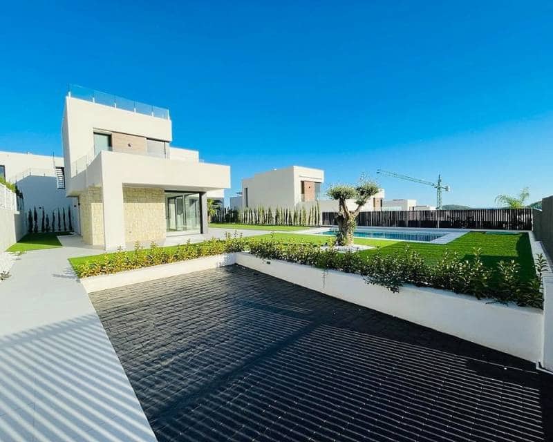 Chalet de 3 habitaciones en Finestrat en venta con piscina garaje - 840.000 € (Ref: 8221161)