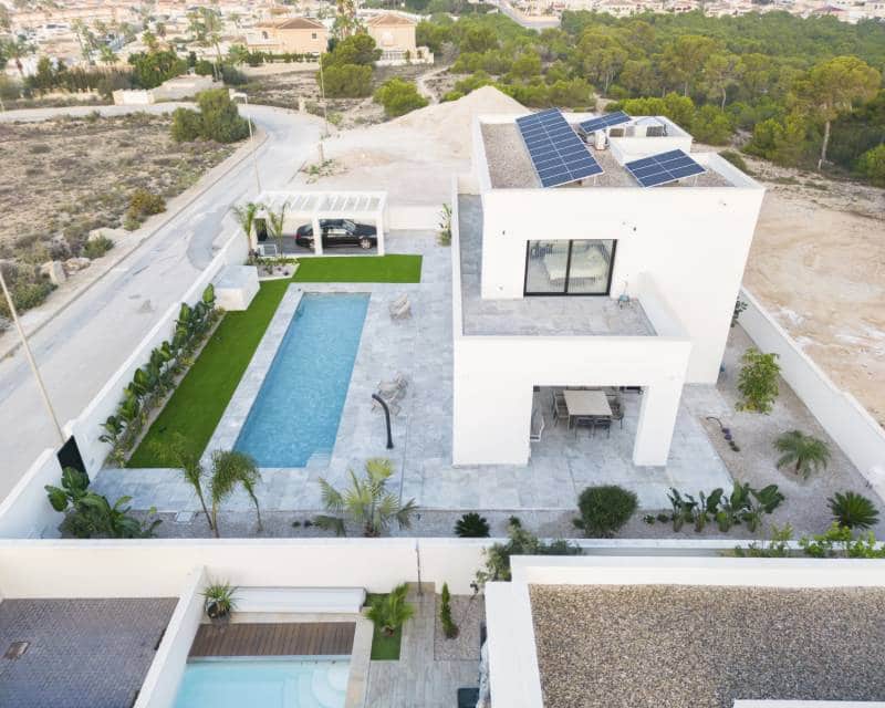 5 bedroom Villa for sale in San Fulgencio with pool - € 822,000 (Ref: 8221615)