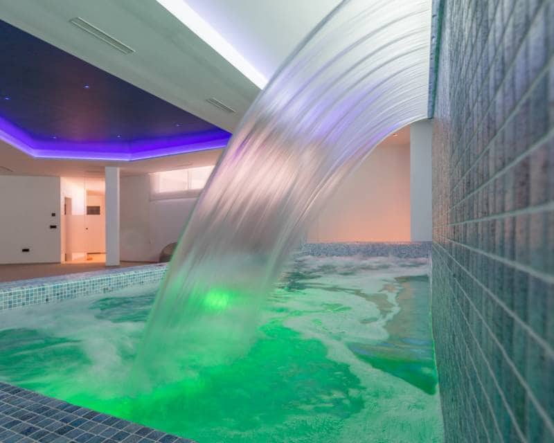 4 soveværelse Villa til salg i La Nucia med swimmingpool garage - € 2.825.000 (Ref: 8246054)