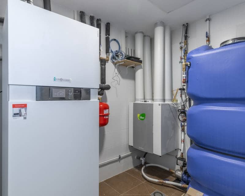 4 soveværelse Villa til salg i La Nucia med swimmingpool garage - € 2.825.000 (Ref: 8246054)