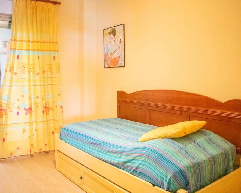 4 sypialnia Apartament przy plaży na sprzedaż w Torrevieja z basenem garażem - 650 000 € (Ref: 8341856)