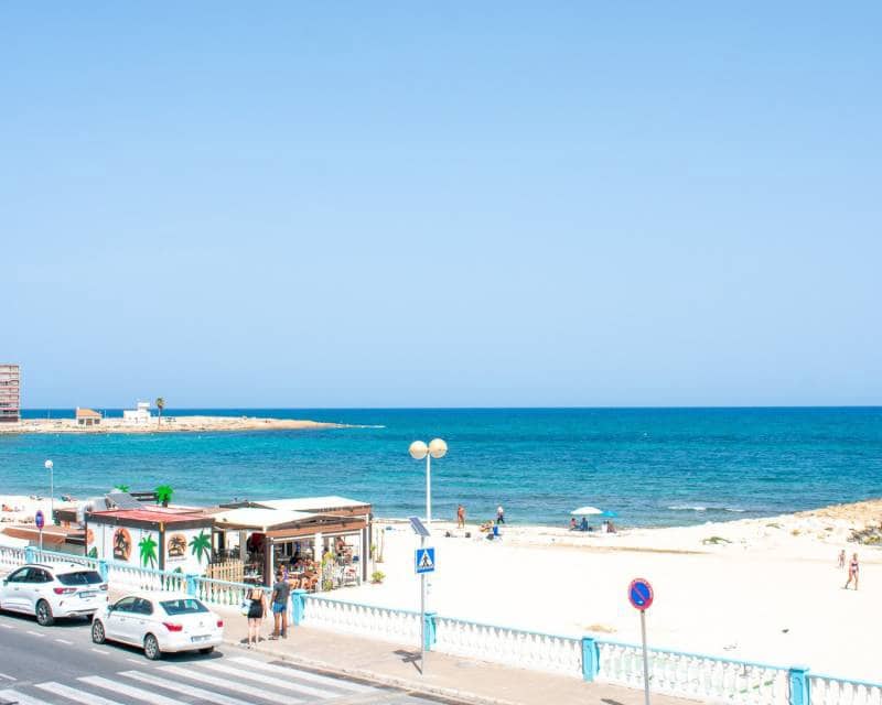 4 sypialnia Apartament przy plaży na sprzedaż w Torrevieja z basenem garażem - 650 000 € (Ref: 8341856)