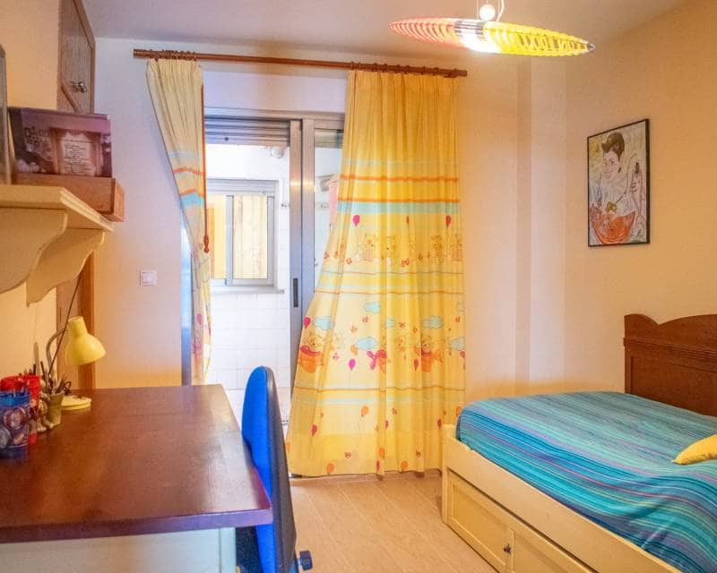 4 sypialnia Apartament przy plaży na sprzedaż w Torrevieja z basenem garażem - 650 000 € (Ref: 8341856)