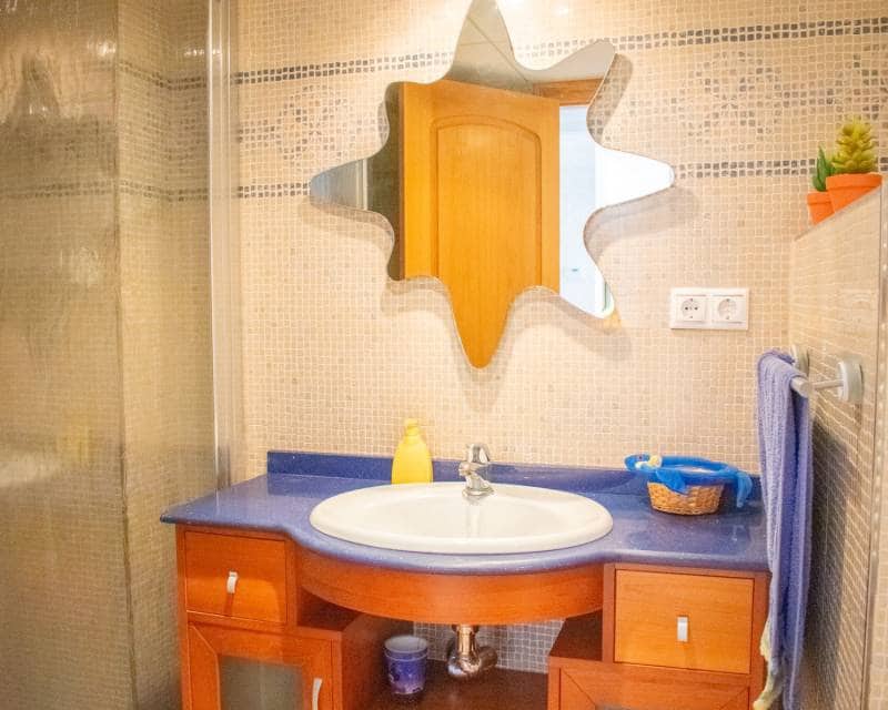 4 sypialnia Apartament przy plaży na sprzedaż w Torrevieja z basenem garażem - 650 000 € (Ref: 8341856)