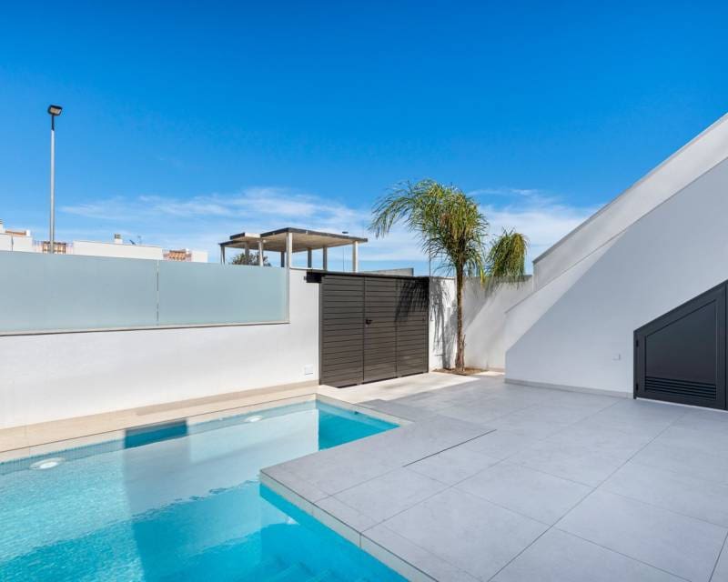 3 bedroom Villa for sale in San Javier with pool - € 479,900 (Ref: 8344169)