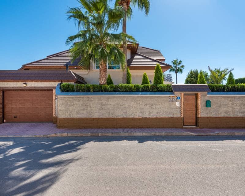 5 bedroom Villa for sale in Ciudad Quesada with pool - € 1,100,000 (Ref: 8347377)