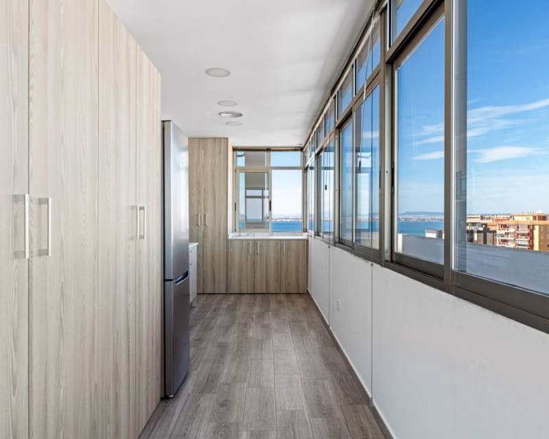 1 chambre Penthouse à vendre à La Manga del Mar Menor avec piscine garage - 380 000 € (Ref: 8392927)