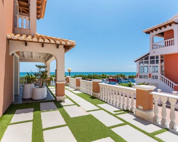 6 chambre Villa/Maison Mitoyenne à vendre à Guardamar Playa, Guardamar del Segura avec garage - 1 350 000 € (Ref: 8393248)