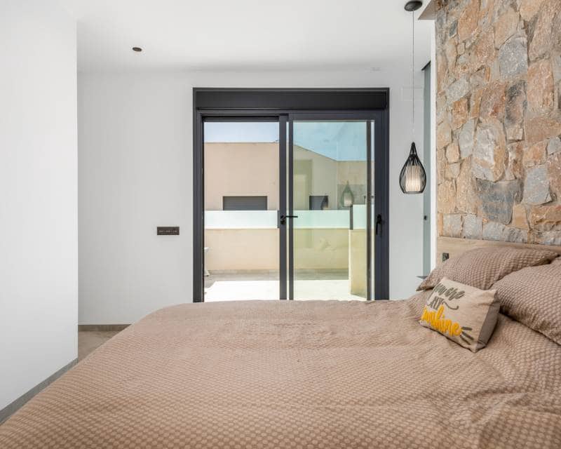 5 bedroom Villa for sale in Ciudad Quesada with pool garage - € 990,000 (Ref: 8393253)