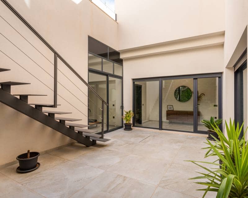 5 bedroom Villa for sale in Ciudad Quesada with pool garage - € 990,000 (Ref: 8393253)