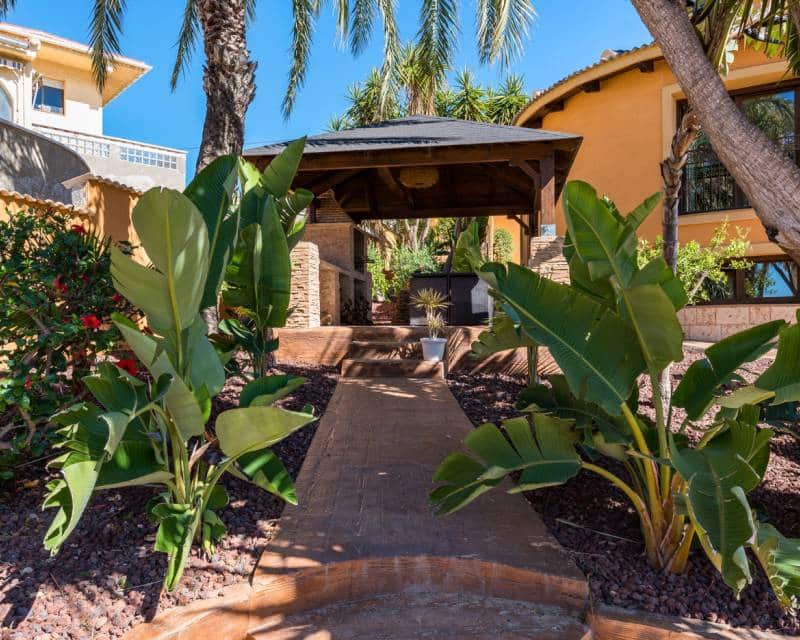 4 bedroom Villa for sale in Ciudad Quesada with pool - € 895,000 (Ref: 8393254)