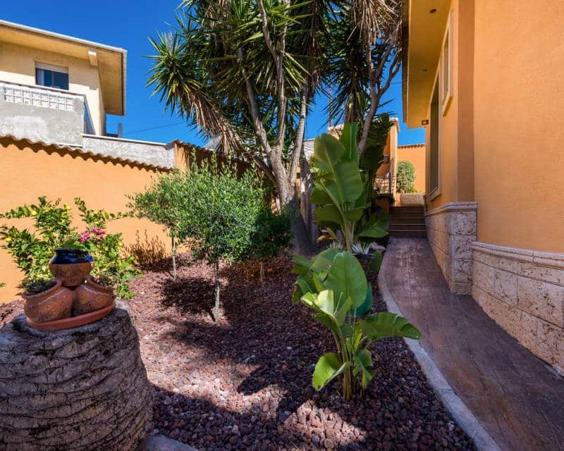 4 bedroom Villa for sale in Ciudad Quesada with pool - € 895,000 (Ref: 8393254)