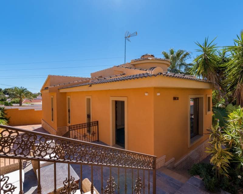 4 bedroom Villa for sale in Ciudad Quesada with pool - € 895,000 (Ref: 8393254)