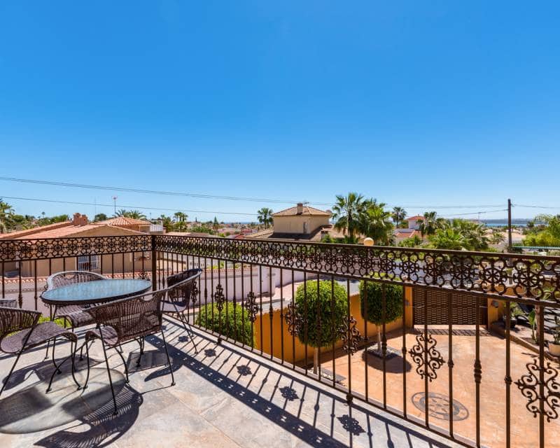 4 bedroom Villa for sale in Ciudad Quesada with pool - € 895,000 (Ref: 8393254)