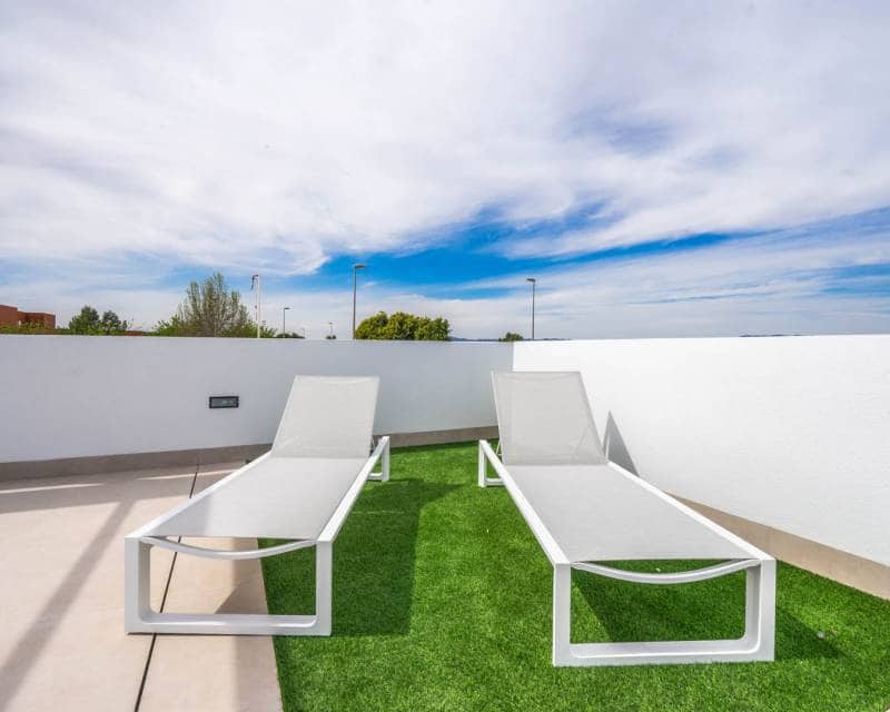 Chalet de 3 habitaciones en Roldan en venta con piscina - 379.950 € (Ref: 8394117)