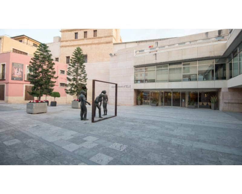 3 soveværelse Semi-Rækkehus til salg i Monforte del Cid med swimmingpool - € 895.000 (Ref: 8397284)