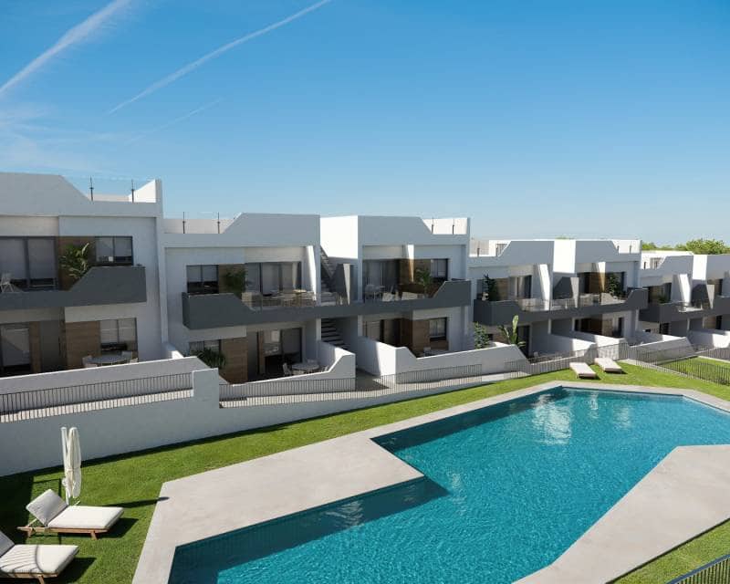 3 soveværelse Byhus til salg i San Miguel de Salinas med swimmingpool - € 249.900 (Ref: 8404297)