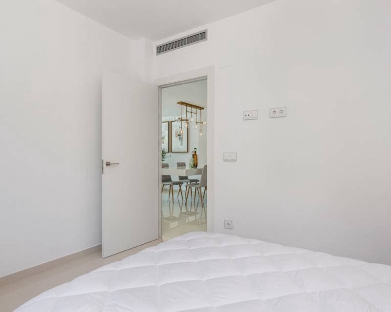 2 slaapkamer Villa te koop in La Manga del Mar Menor met zwembad garage - € 455.000 (Ref: 8408785)