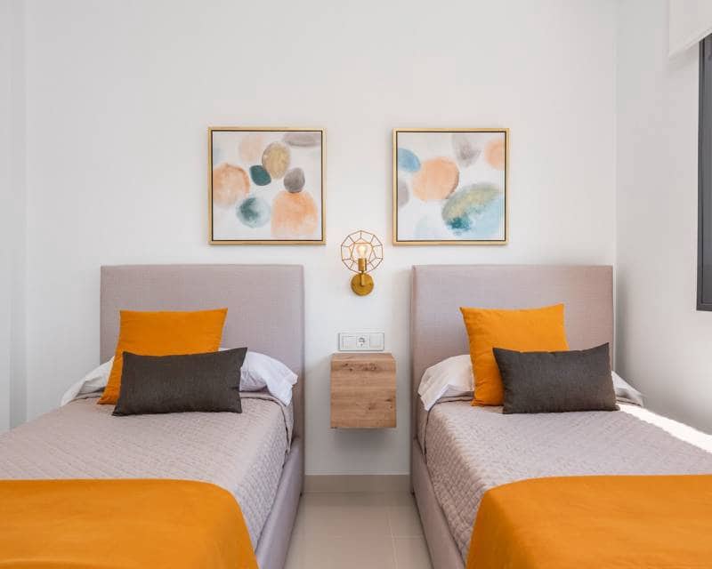 2 slaapkamer Villa te koop in La Manga del Mar Menor met zwembad garage - € 455.000 (Ref: 8408785)