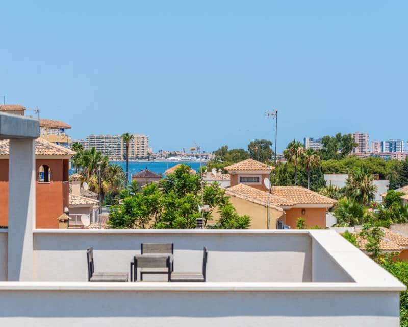 2 slaapkamer Villa te koop in La Manga del Mar Menor met zwembad garage - € 455.000 (Ref: 8408785)