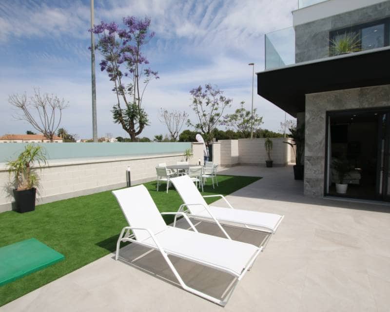 3 bedroom Semi-detached Villa for sale in Pilar de la Horadada with pool garage - € 600,000 (Ref: 8420091)